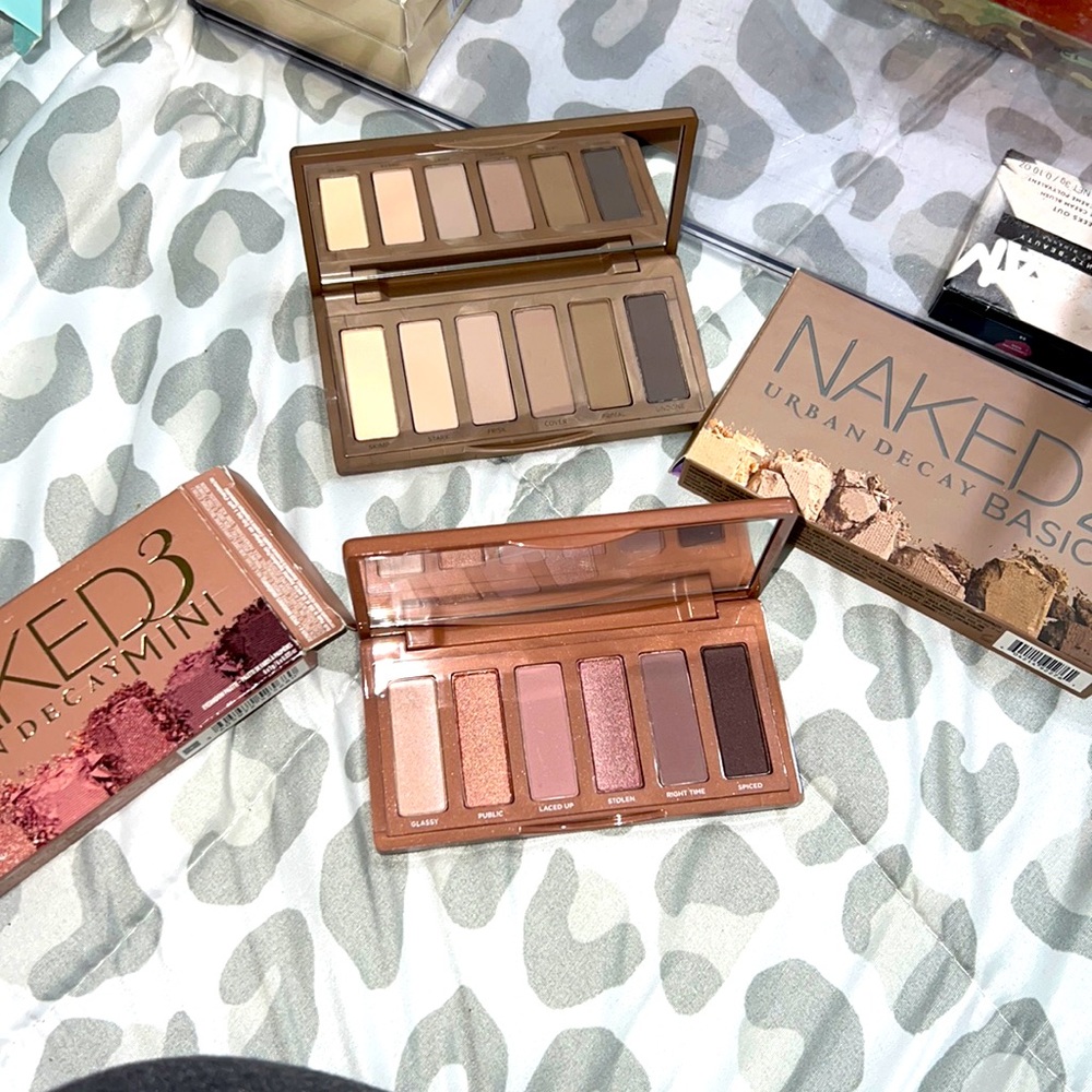 Naked pallets take both as a bundle